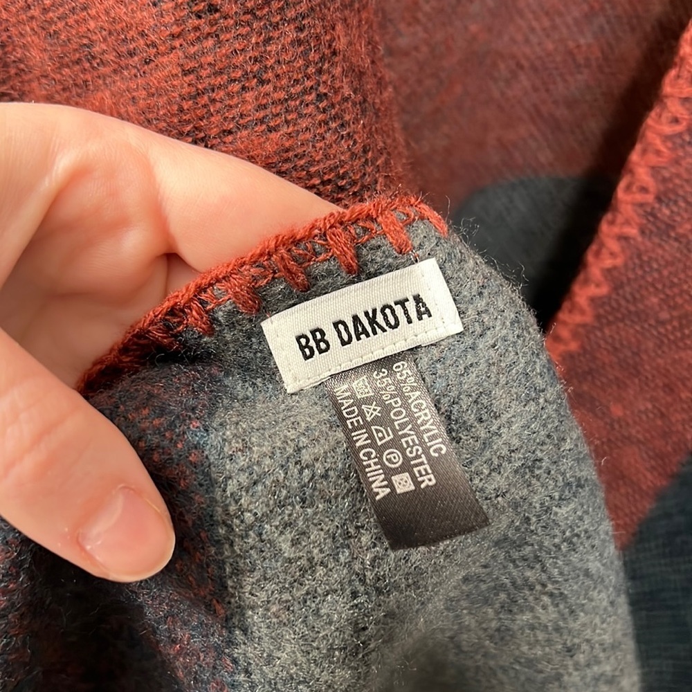 BB Dakota Reversible Wrap Shaw Poncho - Picture 10 of 11